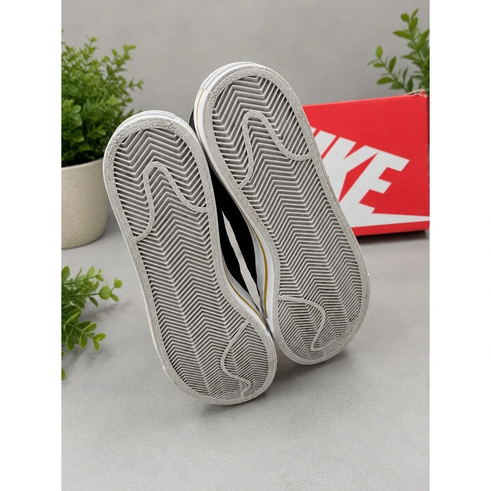 Nike Court Legacy slipon sneakers 8.5